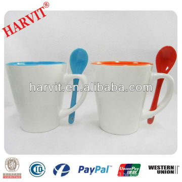 White Ceramic Inner Color Glazed Coffee Mug/V-Shape Porcelain Coffee Cups with Spoon/Cheap Wholesale Tea Mug Cup